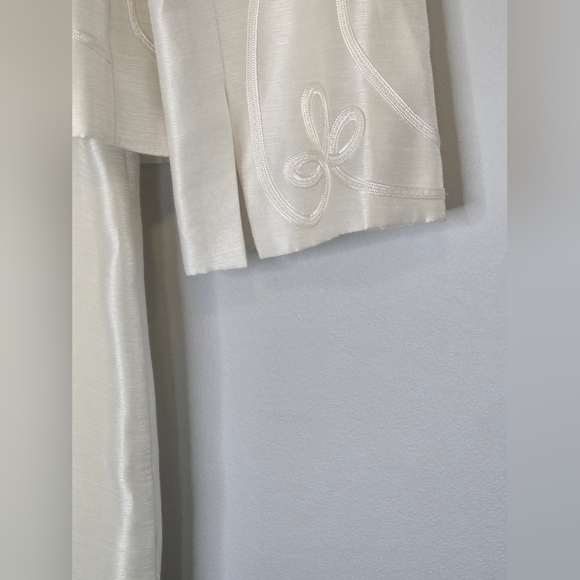 Vintage-Inspired Kasper Ivory 3-Piece Suit Set Jacket Top Skirt Size 8 Wedding - Picture 13 of 16